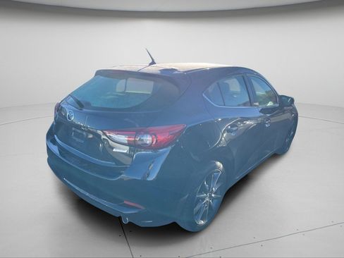 Used 2018 MAZDA MAZDA3 Touring image 14
