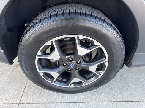 Used 2019 Subaru Crosstrek 2.0i Premium image 18