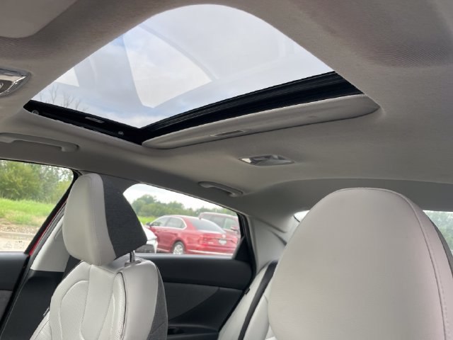 Used 2024 Hyundai Elantra Limited FWD image 28