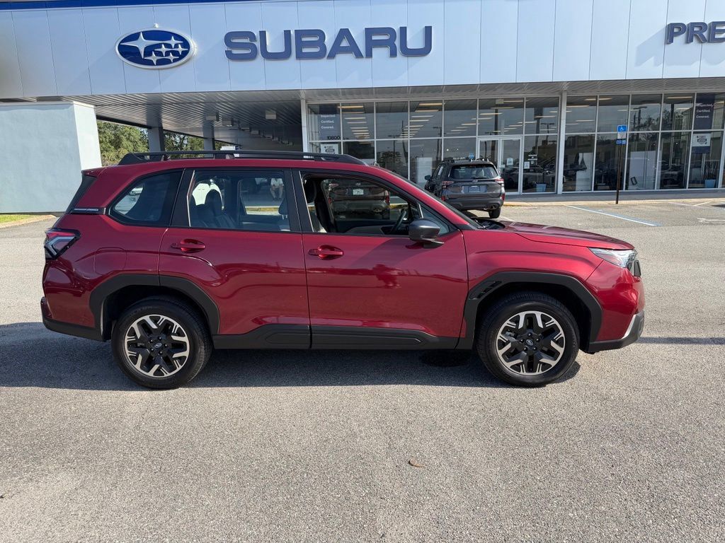 Used 2025 Subaru Forester AWD/4WD image 2