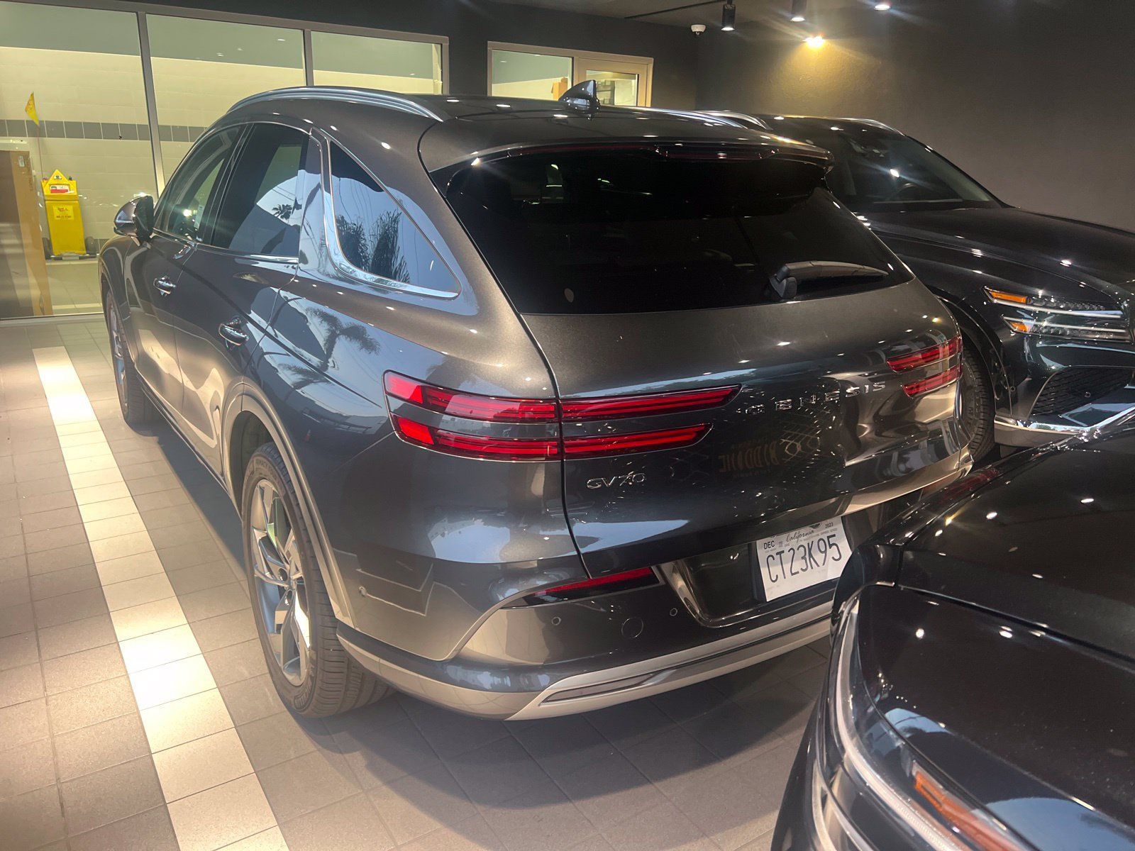 Used 2023 Genesis Electrified GV70 AWD/4WD image 5