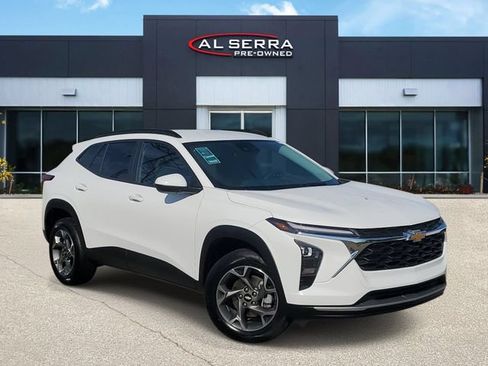 Certified 2024 Chevrolet Trax LT w/ Driver Confidence Package FWD image 1
