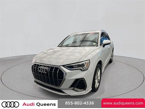 Used 2023 Audi Q3 2.0T Premium w/ Convenience Package image 3