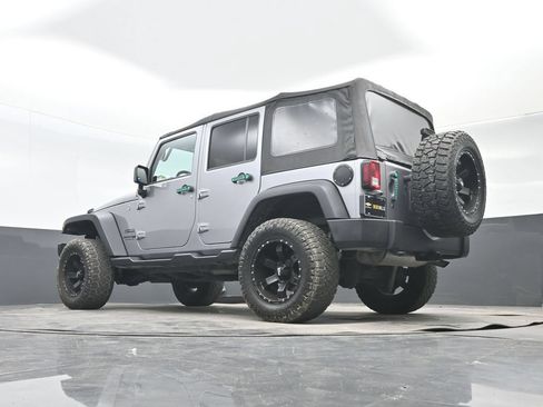 Used 2018 Jeep Wrangler Unlimited Sport S AWD/4WD image 28