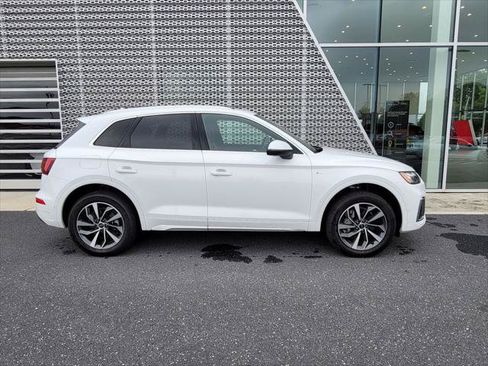 Certified 2024 Audi Q5 2.0T Prestige AWD/4WD image 3