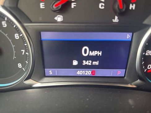 Used 2022 Chevrolet Equinox Premier image 2