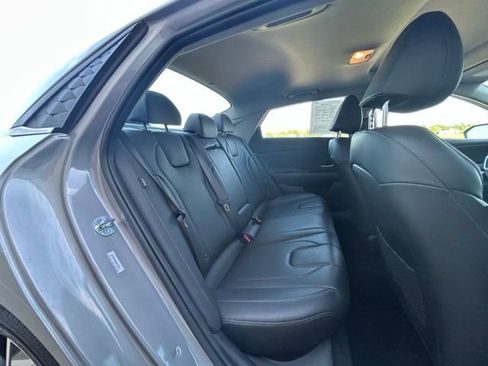 Used 2025 Hyundai Elantra Limited FWD image 35
