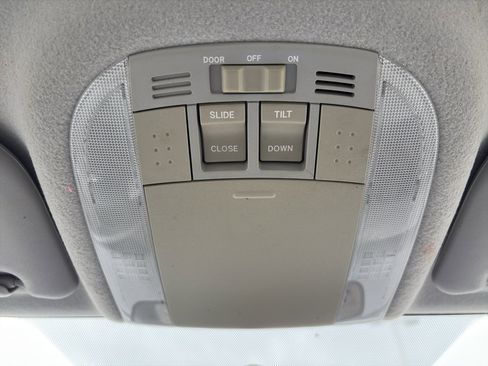 Used 2010 Toyota Corolla LE image 18