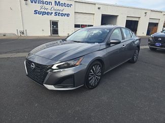 Used 2023 Nissan Altima 2.5 SV image 1