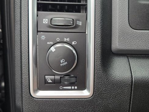 Used 2018 RAM 1500 Big Horn image 29