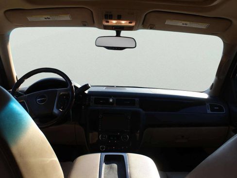 Used 2013 GMC Yukon XL Denali image 8