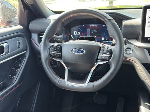 Used 2025 Ford Explorer ST-Line w/ ST-Line Street Pack AWD/4WD image 23