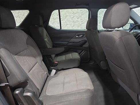 Used 2023 Chevrolet Traverse LT image 14