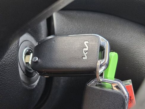 Certified 2025 Kia Soul LX FWD image 23