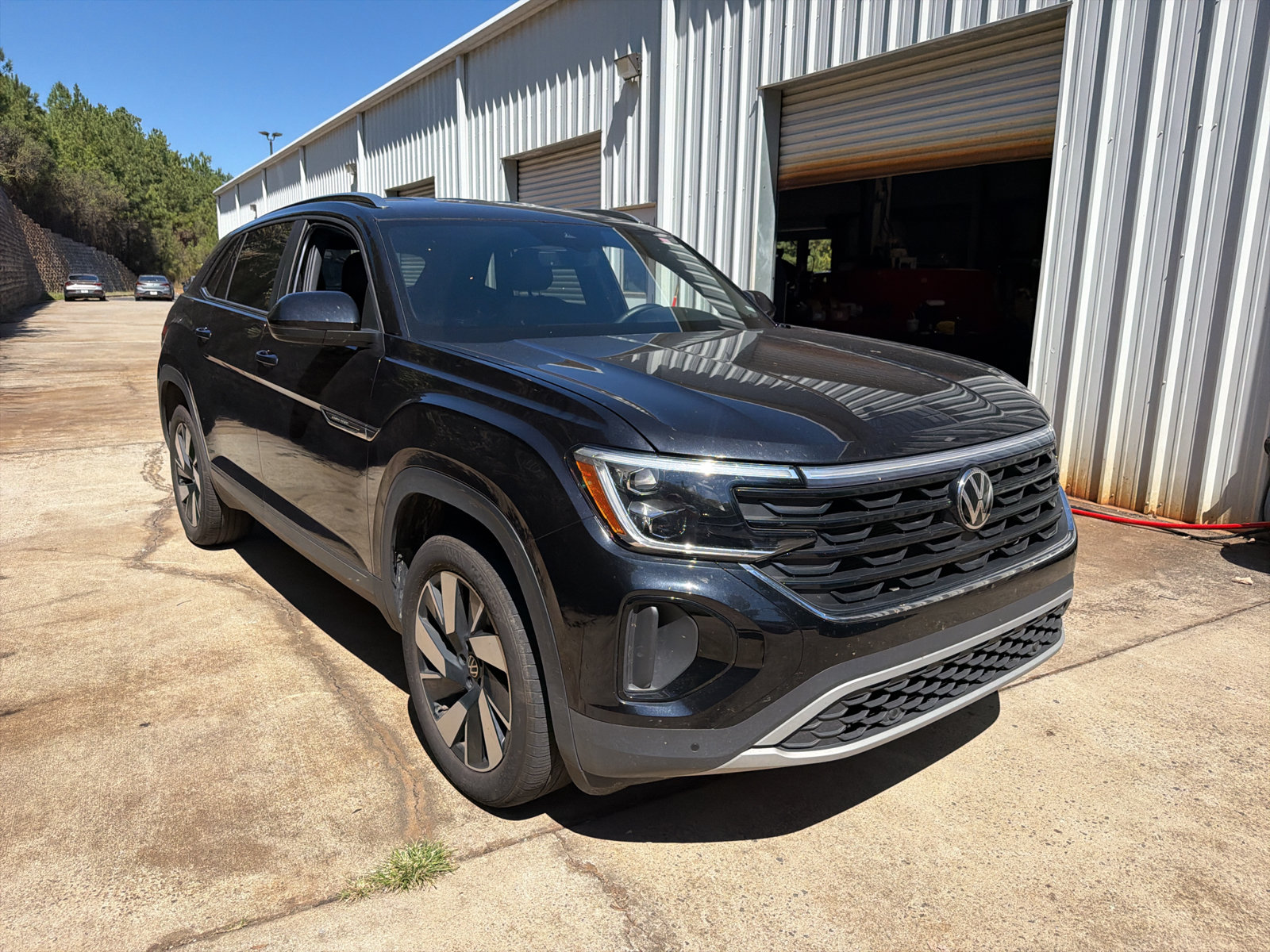 Used 2026 Volkswagen Atlas Cross Sport SE FWD image 2