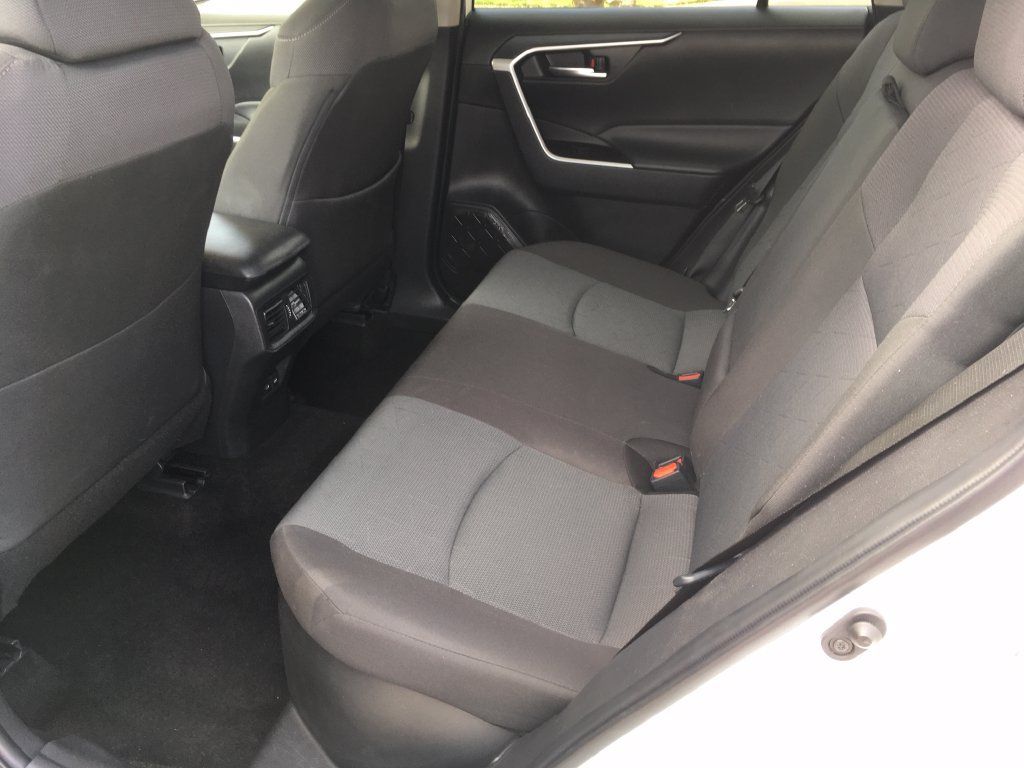 Used 2025 Toyota RAV4 XLE AWD/4WD image 26