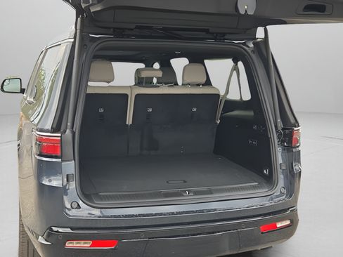 New 2025 Jeep Wagoneer L Series II AWD/4WD image 30
