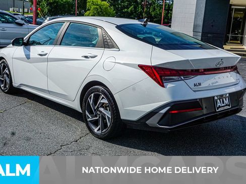 Used 2024 Hyundai Elantra Limited FWD image 5