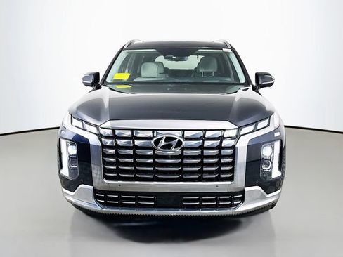 Used 2023 Hyundai Palisade Calligraphy w/ Winter Package image 9
