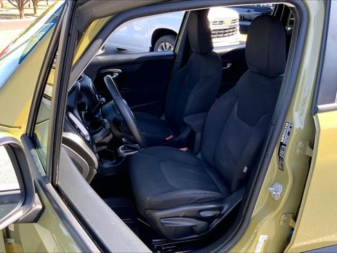 Used 2015 Jeep Renegade Latitude image 8