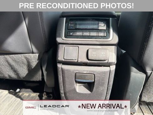 Used 2021 Subaru Ascent Limited w/ Technology Package AWD/4WD image 15