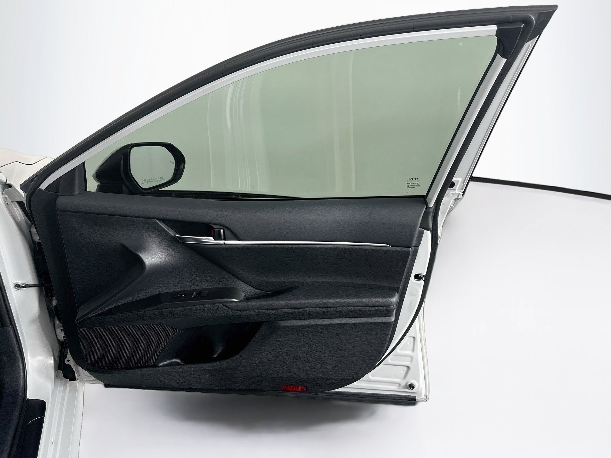 Used 2024 Toyota Camry LE w/ Convenience Package FWD image 32