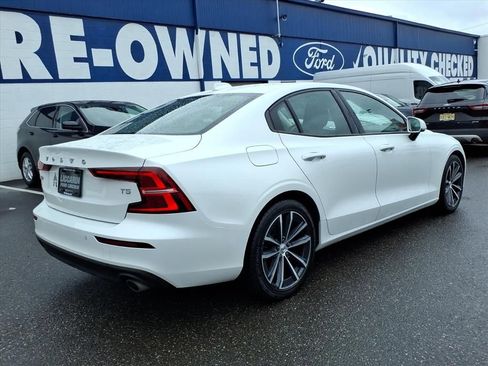 Used 2021 Volvo S60 T5 Momentum w/ Climate Package image 6