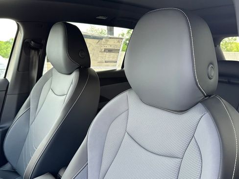New 2026 Volkswagen Tiguan SE R-Line FWD image 12