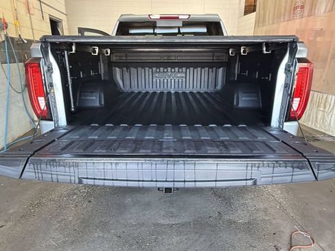 Used 2024 GMC Sierra 1500 SLT w/ SLT Premium Plus Package AWD/4WD image 24