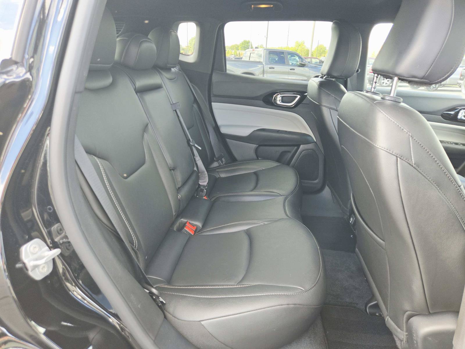 Used 2025 Jeep Compass Limited AWD/4WD image 15