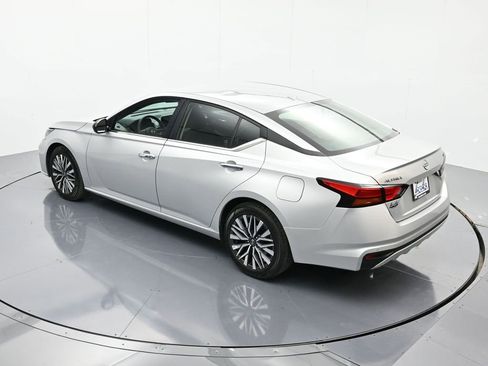Used 2024 Nissan Altima 2.5 SV image 41