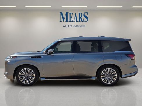 Used 2025 INFINITI QX80 Sensory image 2