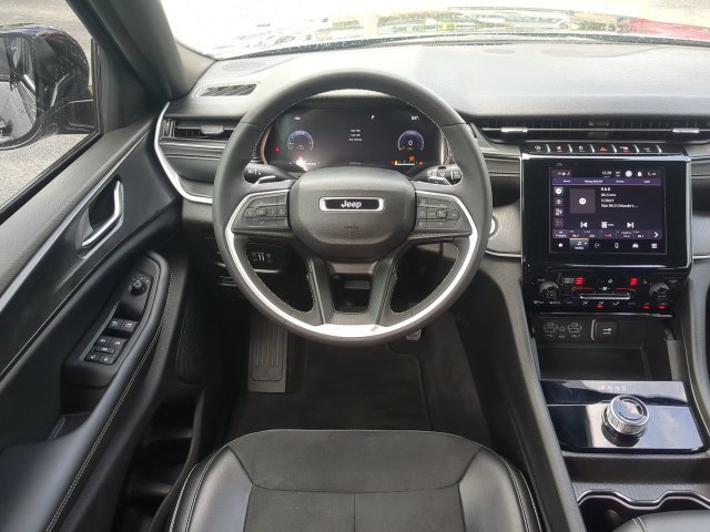 Certified 2024 Jeep Grand Cherokee Altitude AWD/4WD image 19