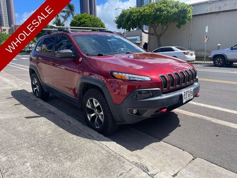 Used 2015 Jeep Cherokee Trailhawk w/ Comfort/Convenience Group AWD/4WD image 3