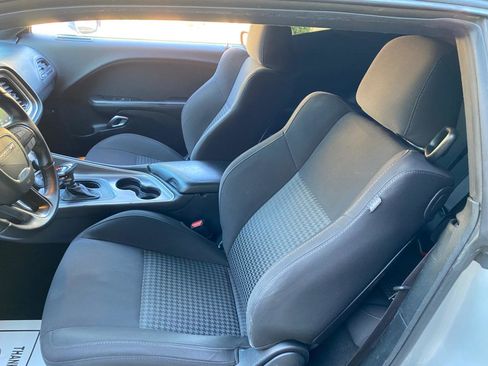 Used 2019 Dodge Challenger R/T image 32