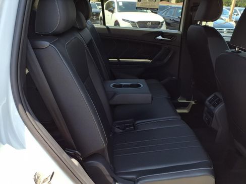 Certified 2023 Volkswagen Tiguan SE R-Line FWD image 26