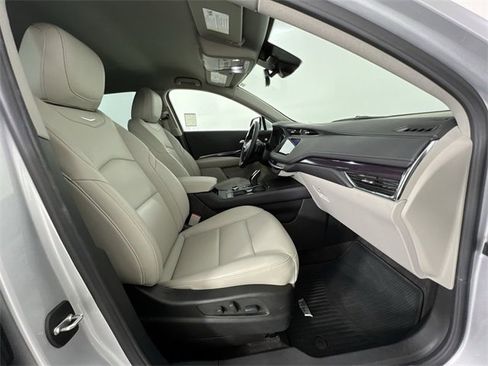 Certified 2022 Cadillac XT4 Luxury image 28