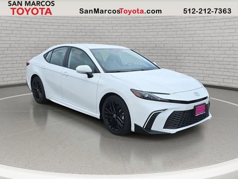 Used 2026 Toyota Camry SE w/ Convenience Package FWD image 3