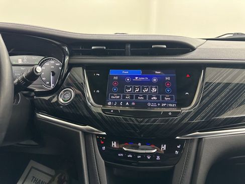 Used 2025 Cadillac XT6 Premium Luxury image 41