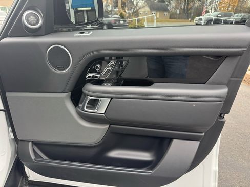 Used 2022 Land Rover Range Rover Westminster Edition image 15