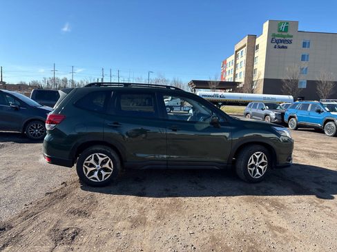 Used 2024 Subaru Forester Premium AWD/4WD image 7