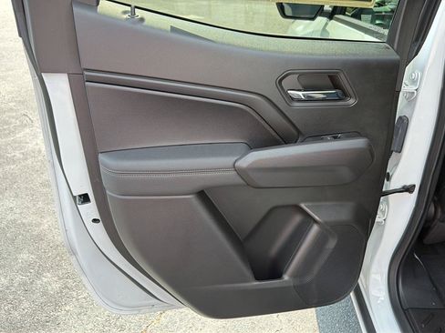 Used 2024 Chevrolet Colorado LT w/ LT Convenience Package RWD image 17