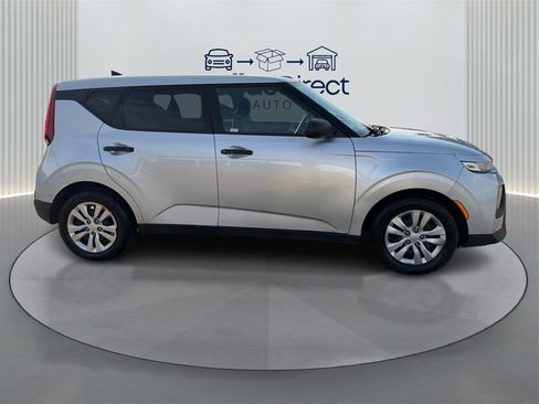 Used 2020 Kia Soul LX image 5