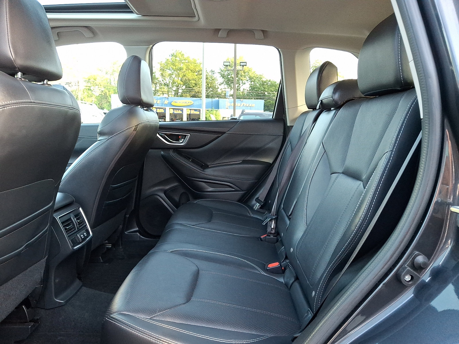 Used 2019 Subaru Forester Limited w/ Popular Package #3 AWD/4WD image 10