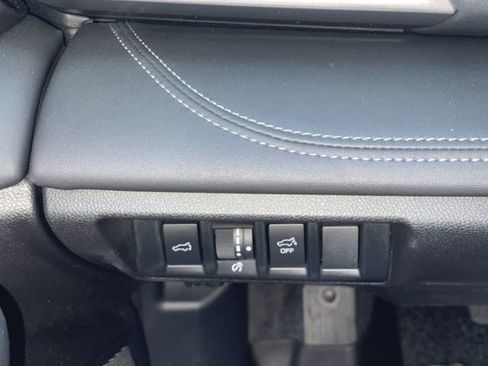 Used 2023 Subaru Outback Limited image 18