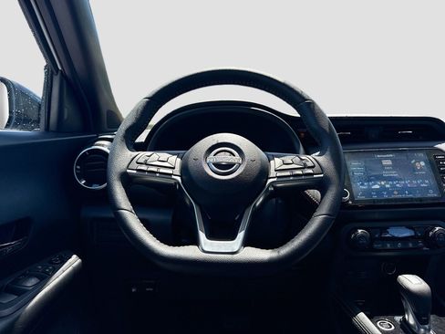 Used 2024 Nissan Kicks SR w/ SR Premium Package FWD image 23