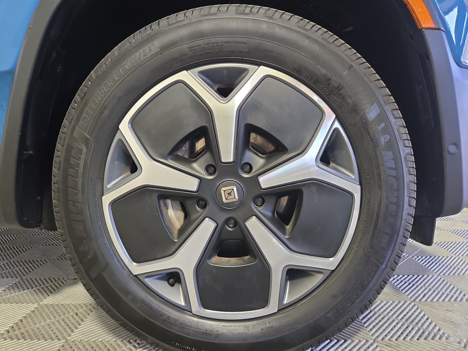 Used 2024 Rivian R1T Adventure Dual AWD/4WD image 11