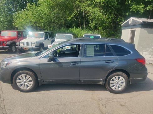 Used 2018 Subaru Outback 2.5i Premium AWD/4WD image 3