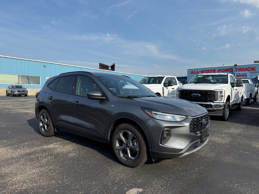 Used 2025 Ford Escape ST-Line Select AWD/4WD image 1