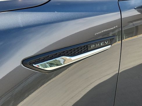 Used 2024 MAZDA CX-90 Plug-In Hybrid w/ Preferred image 8